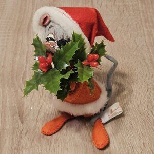Annalee Mobiltee Christmas Girl Mouse With Holly Vintage Decor 6in